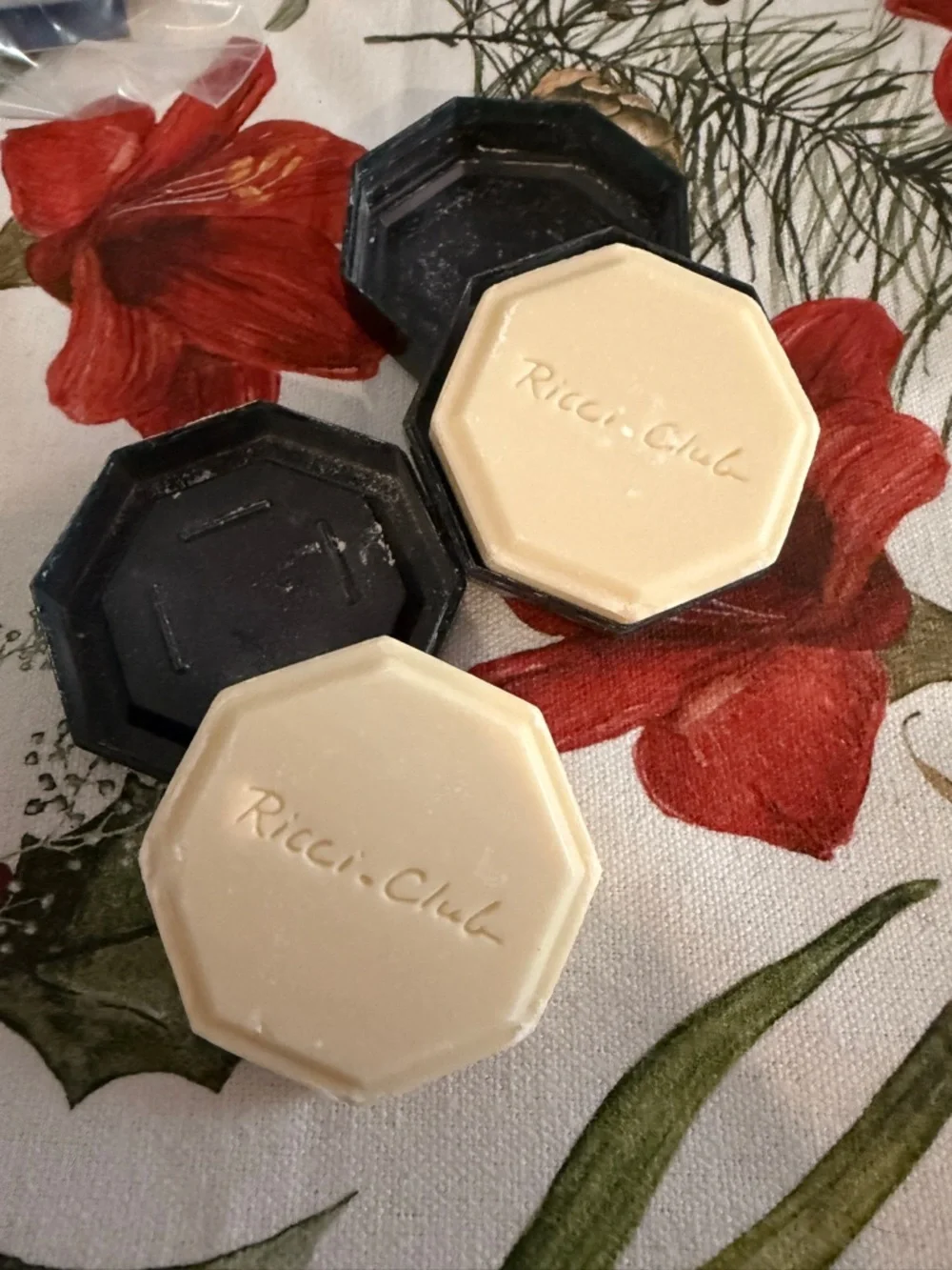 Vintage Nina Ricci Ricci Club Soap Set UNUSED w/ Case Designer Gift UNUSED